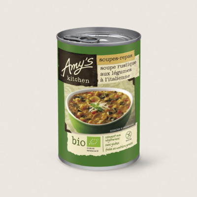 Soupe rustique aux légumes à l'italienne bio